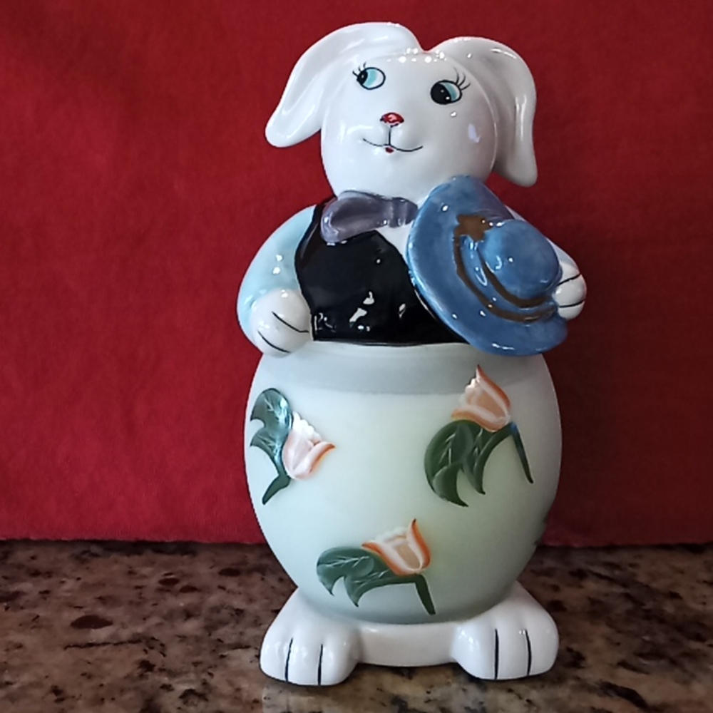 Rabbit Candle By: Lava Enterprises, Inc. Never Been Used. Super Cute!